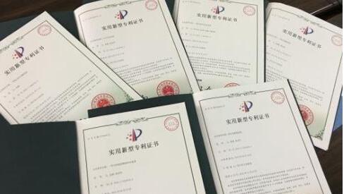 成都女護(hù)士十年申報(bào)105項(xiàng)國(guó)家專(zhuān)利 希望造?；颊? title=